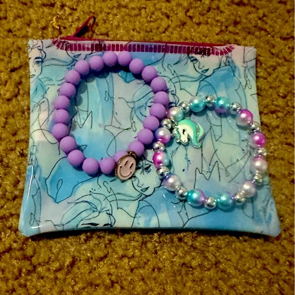 Fun set of 2 NWOT 🦄😊 bracelets w/sm Waterproof Anime style makeup/jewelry case - Picture 1 of 9